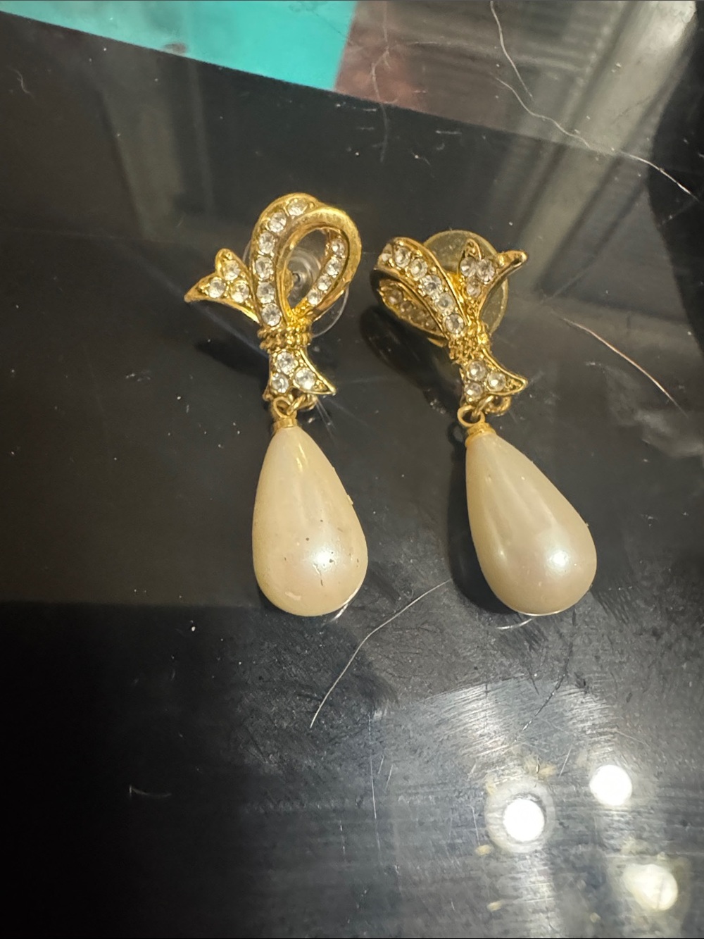 Classic Gold Bow Drop Earrings with Cream Teardrop